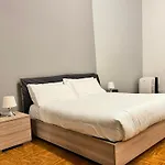 Апартаменты Duomo Amazing Downtown Centre Комо